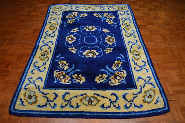 5' 0" x 7' 8" USA Contemporary Rug image 1