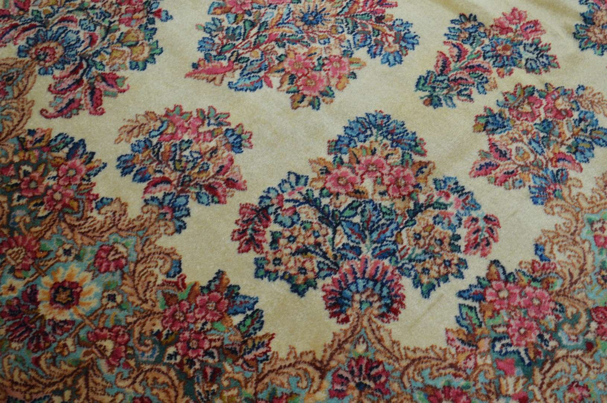 8' 5" x 12' 4" USA Karastan Rug image 5