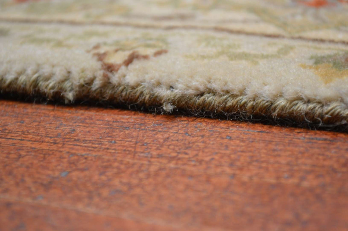 8' 1" x 9' 9" India Agra Rug image 3
