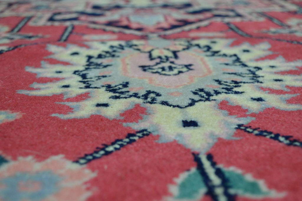 5' 5" x 8' 8" India Heriz Rug image 6