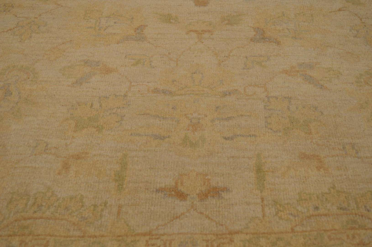 4' 8" x 7' 9" Pakistan Peshawar Rug image 8