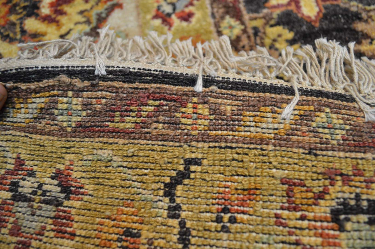 7' 9" x 8' 1" India Sultanabad Square Rug image 12