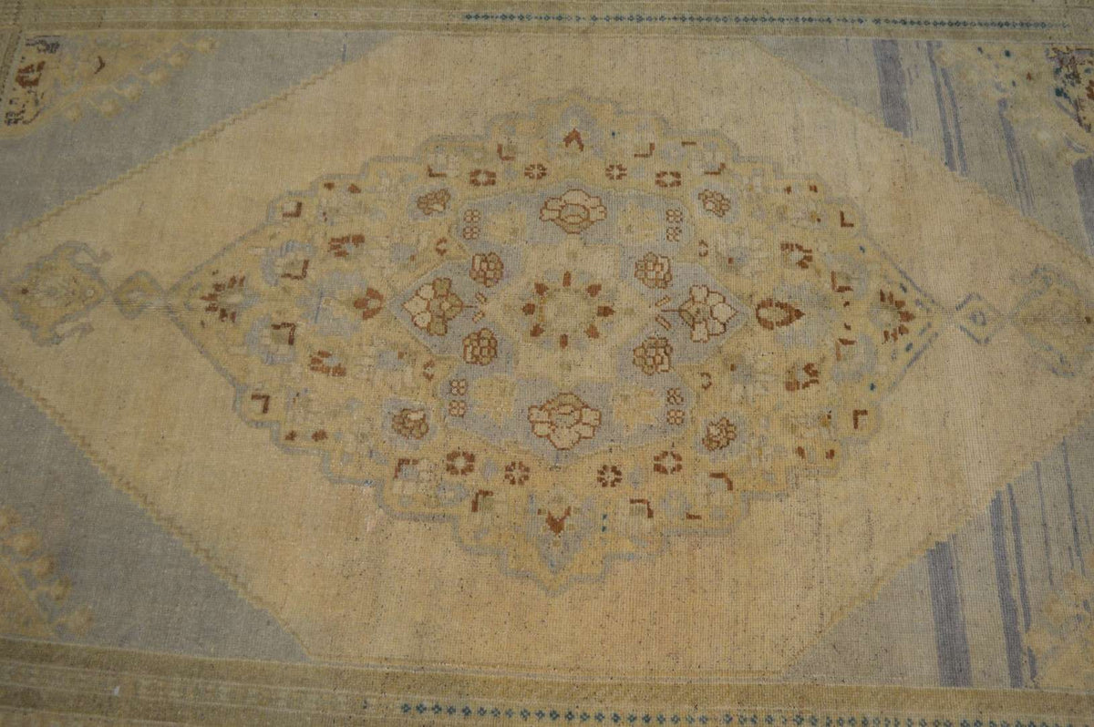 5' 8" x 9' 3" Turkish Oushak Rug image 4