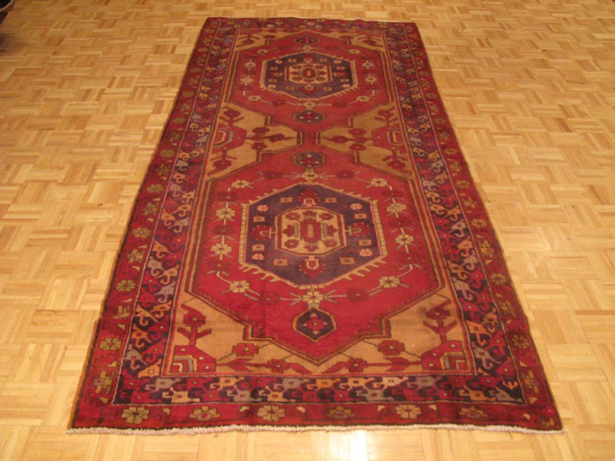4' 8" x 10' 4" Persian Mehraban Runner image 1