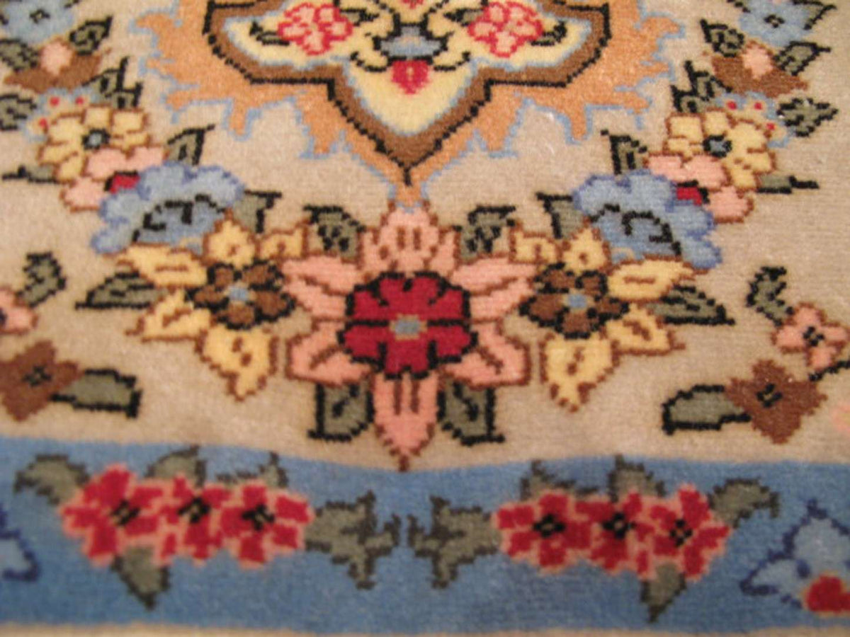 1' 8" x 2' 0" Persian Varamin Rug image 7