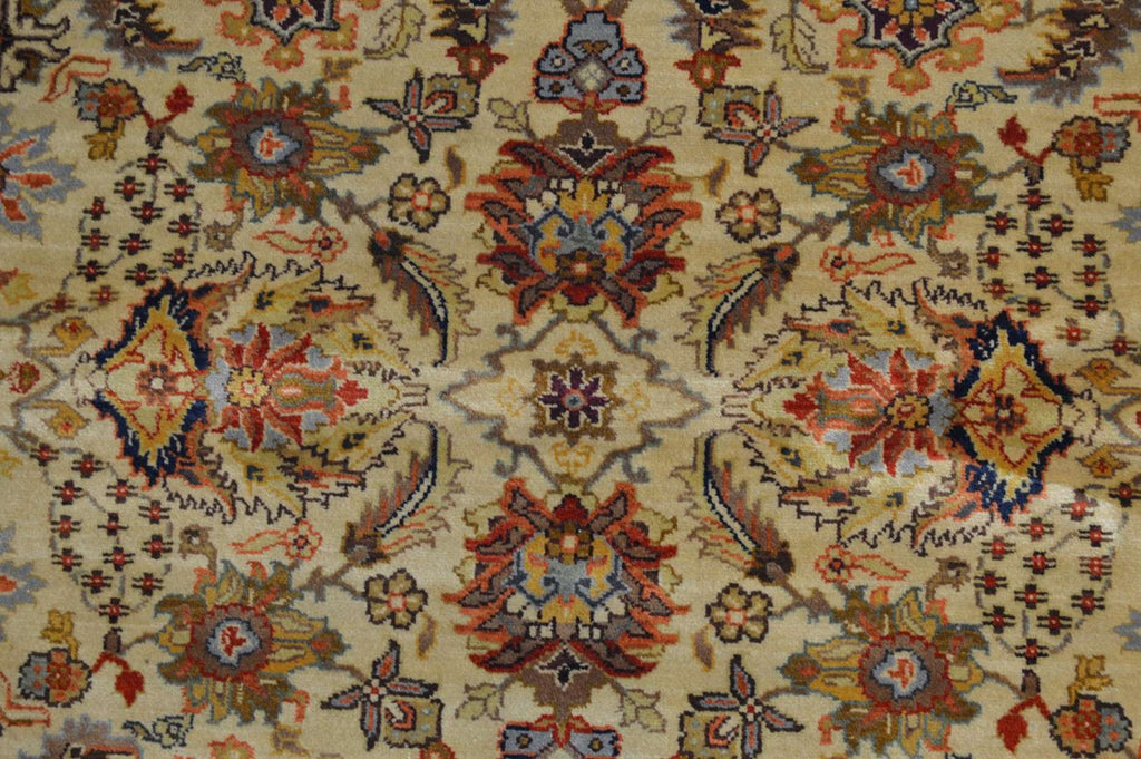 8' 1" x 10' 0" India Agra Rug image 8