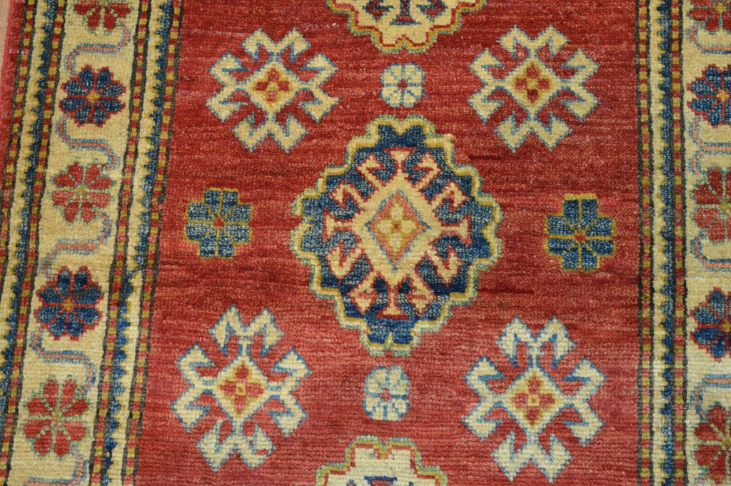 2' 7" x 4' 2" Pakistan Kazak Rug image 3