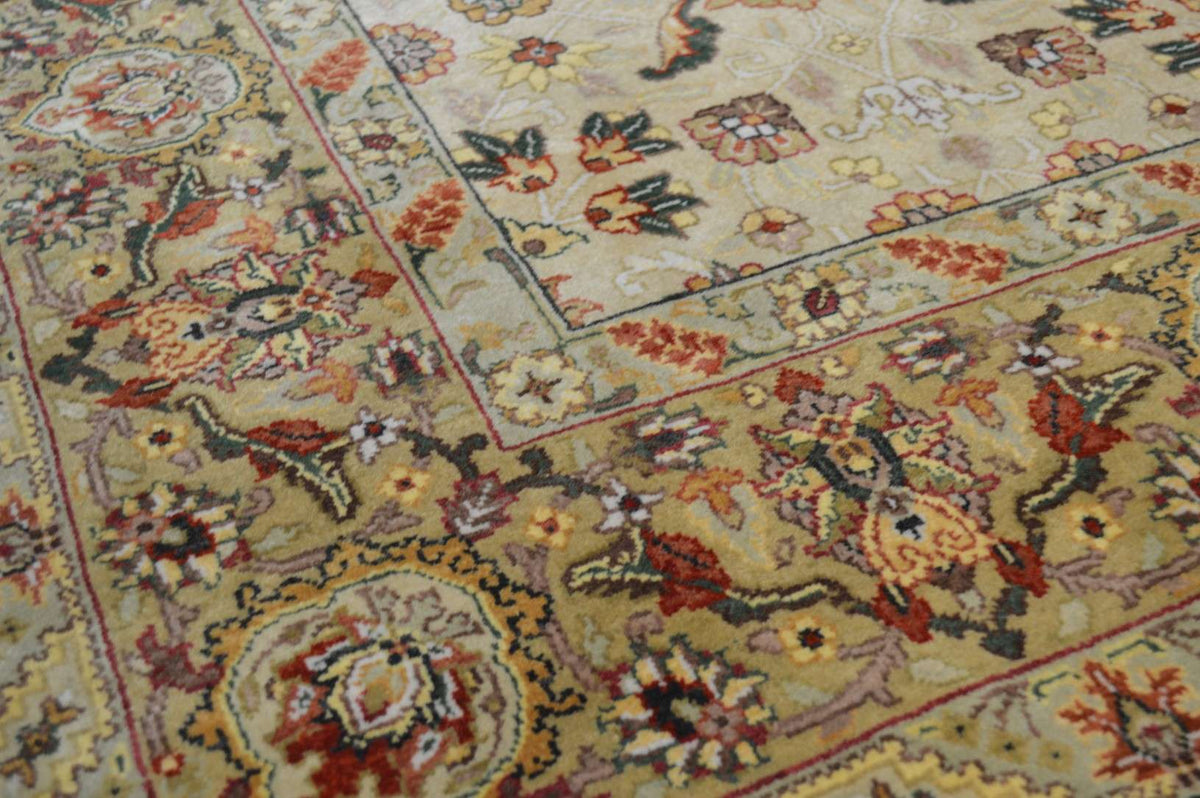 5' 1" x 7' 1" India Agra Rug image 4