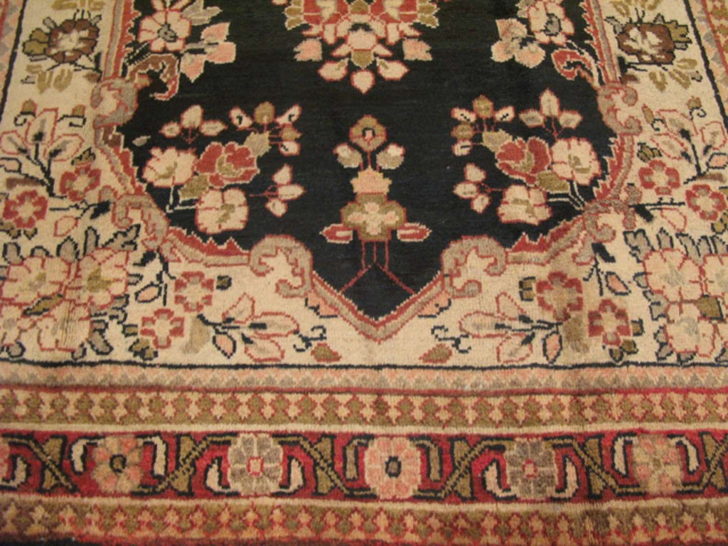 4' 2" x 6' 2" Persian Sarouk Rug image 4