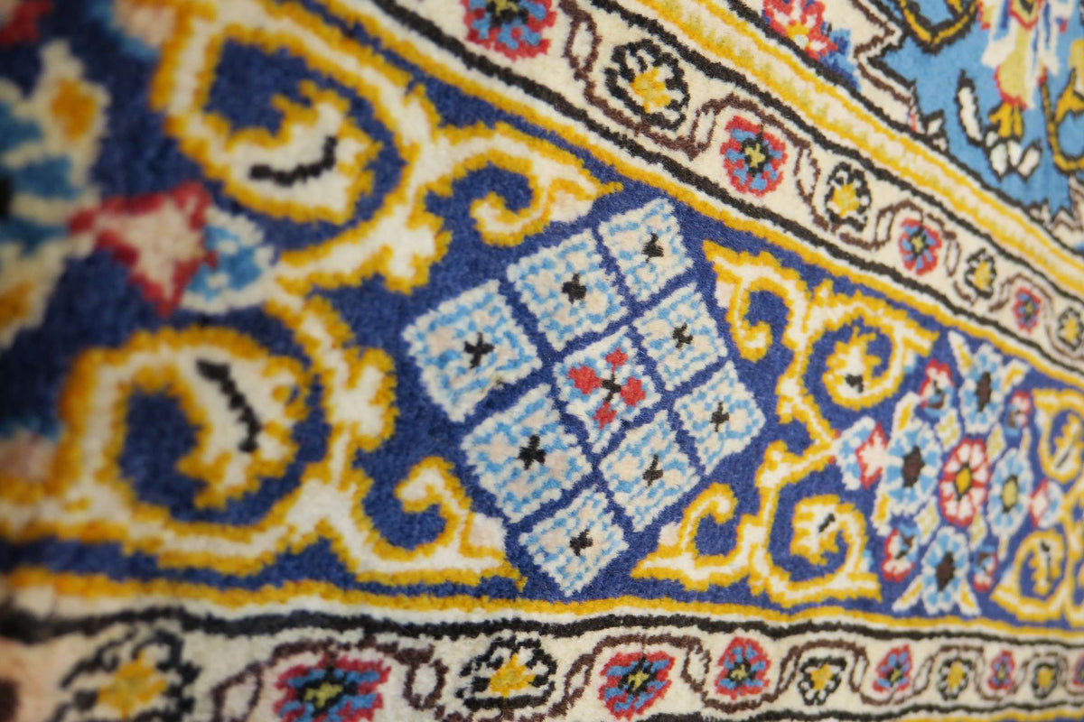 3' 6" x 5' 3" Persian Shahreza Rug image 10