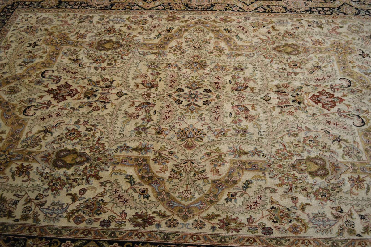 7' 8" x 10' 3" India Agra Rug image 4