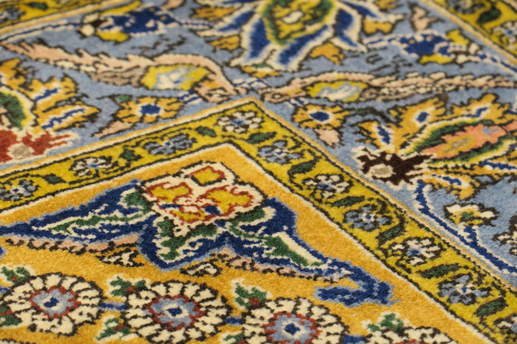 3' 5" x 5' 6" Persian Qoumsheh Rug image 6