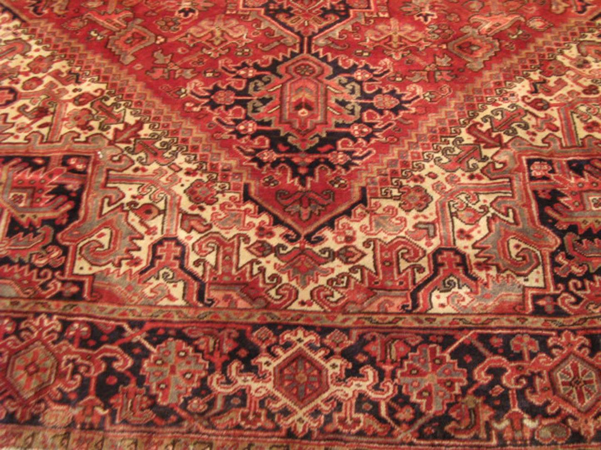 8' 5" x 11' 1" Persian Heriz Rug image 3
