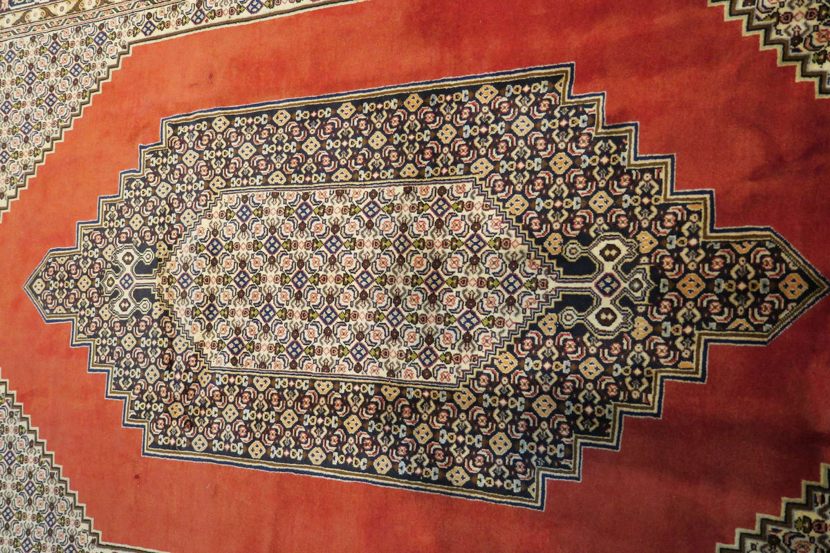 5' 8" x 9' 0" Persian Sanandaj Rug image 10