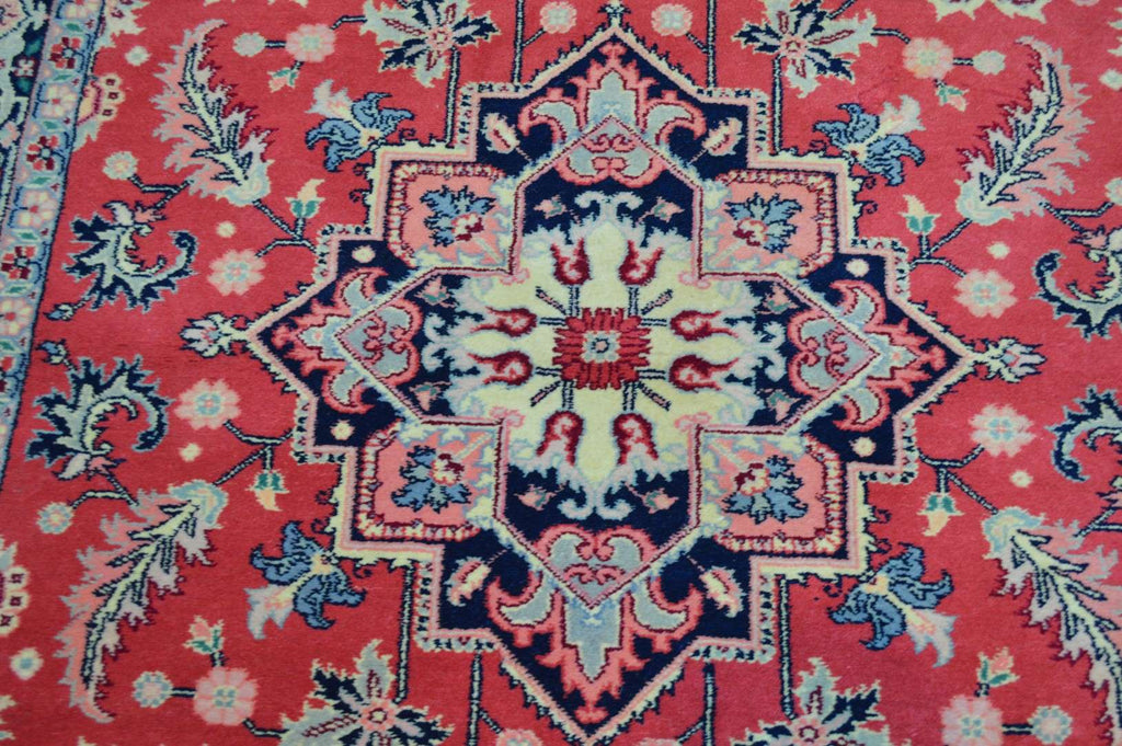 5' 5" x 8' 8" India Heriz Rug image 5