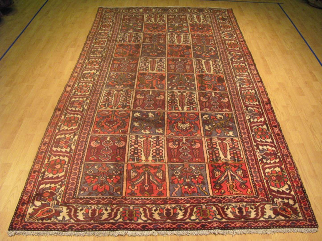 5' 4" x 9' 1" Persian Bakhtiari Rug image 1