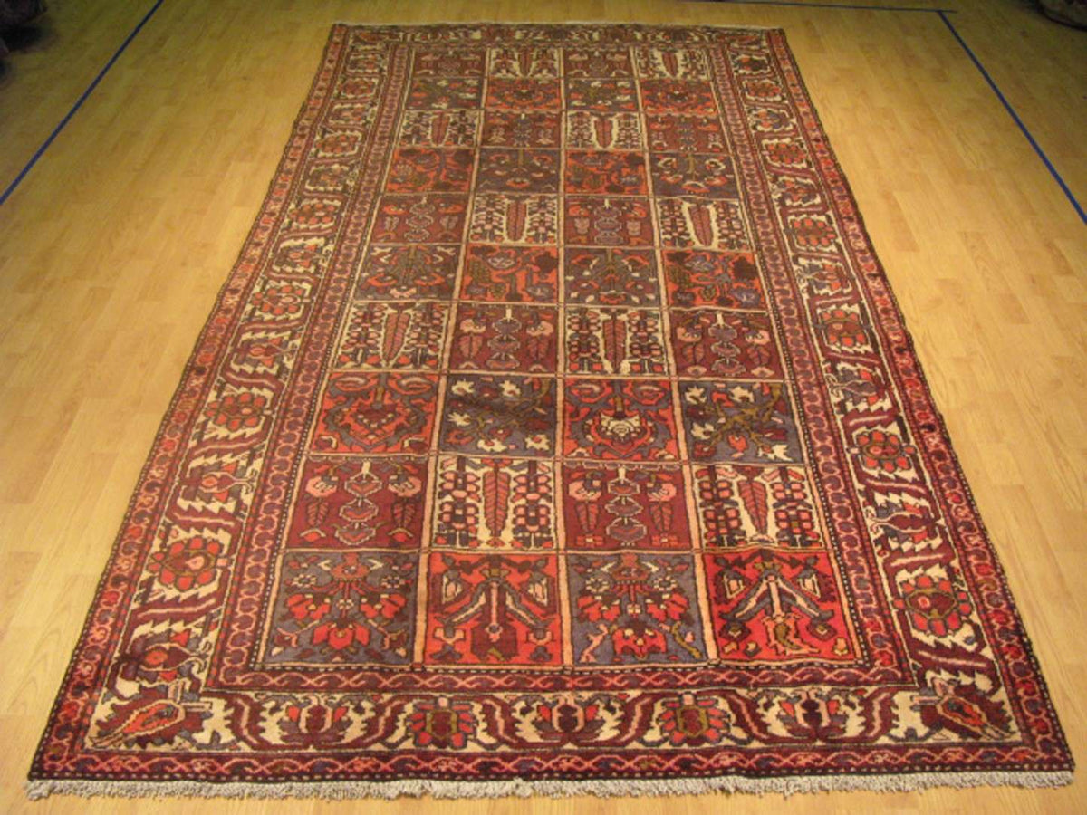5' 4" x 9' 1" Persian Bakhtiari Rug image 1