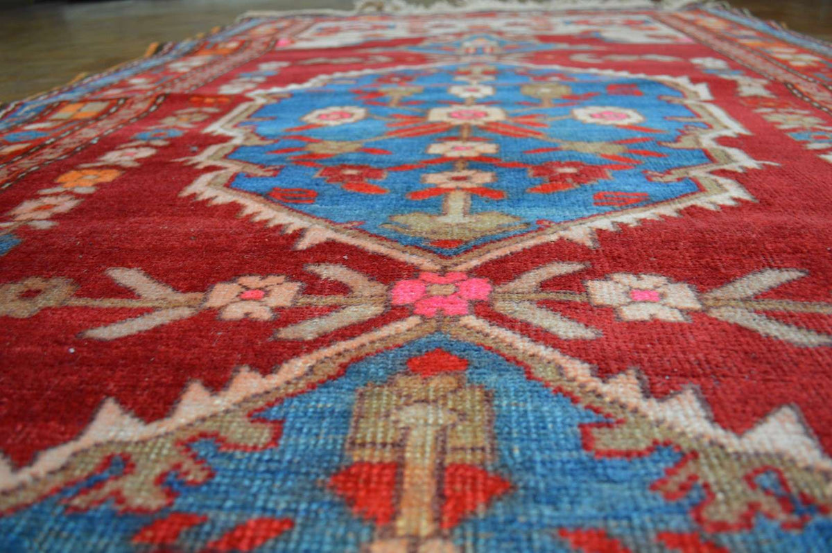 4' 4" x 10' 7" Turkish Anadol Rug image 4