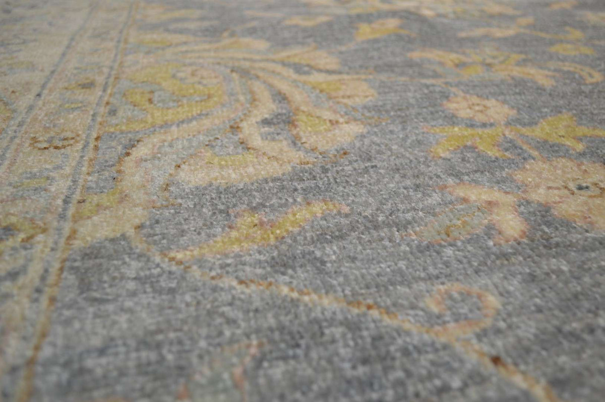 9' 1" x 12' 2" Pakistan Peshawar Rug image 3