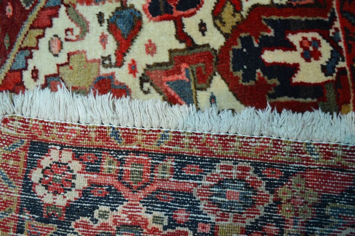 7' 9" x 11' 4" Persian Heriz Rug image 12