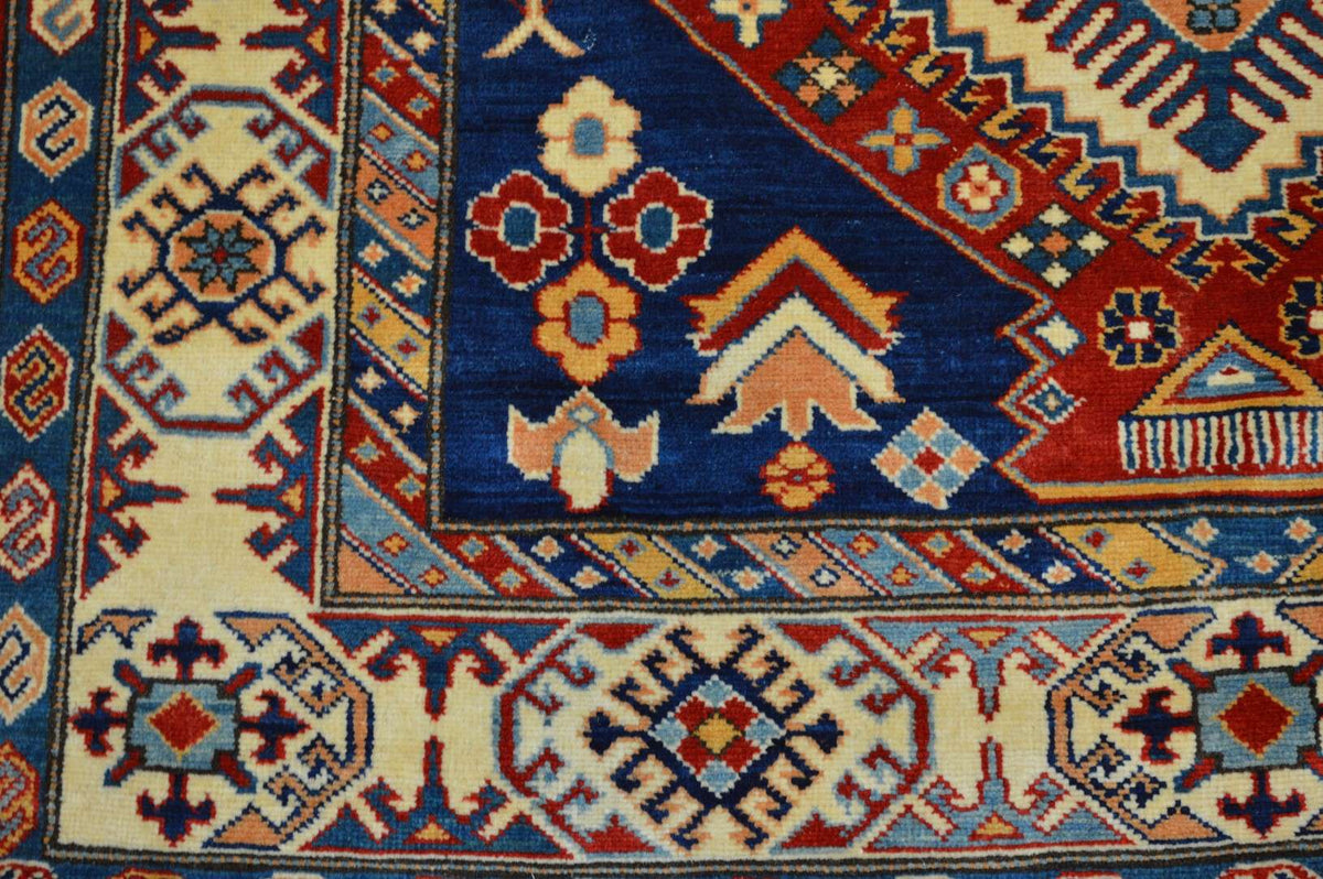 4' 2" x 6' 4" Pakistan Shirvan Rug image 3