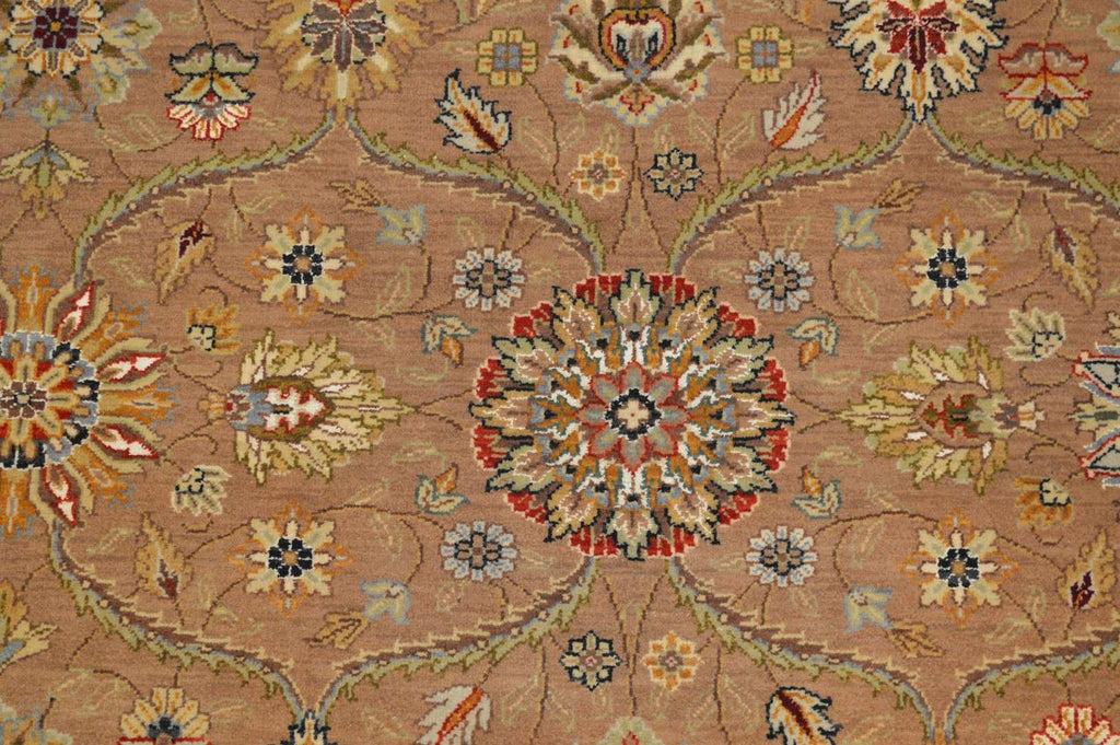 7' 9" x 9' 8" India Agra Rug image 1