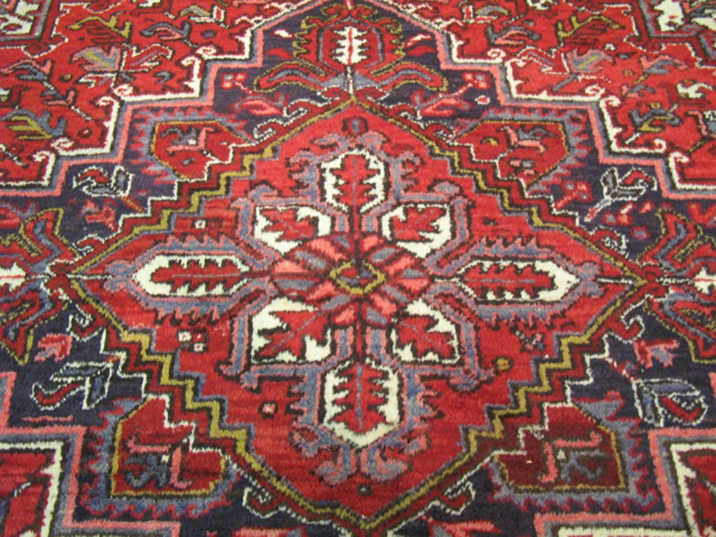 7' 9" x 10' 3" Persian Heriz Rug image 2
