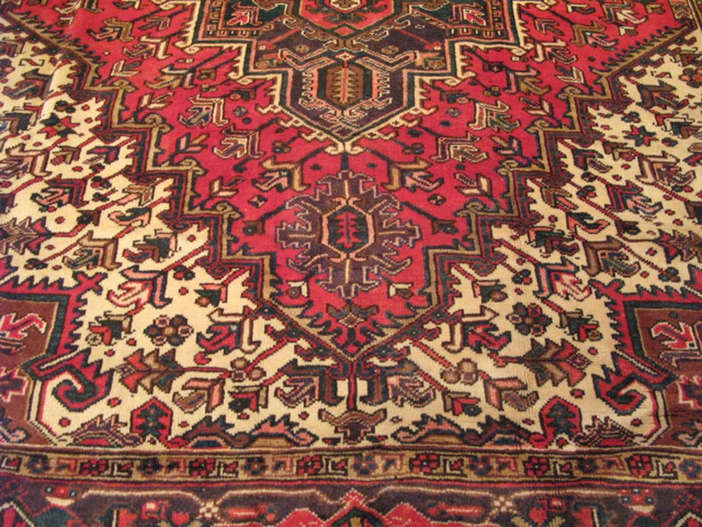 8' 0" x 10' 6" Persian Heriz Rug image 3