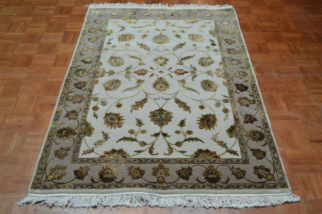 4' 1" x 6' 3" India Agra Rug image 1