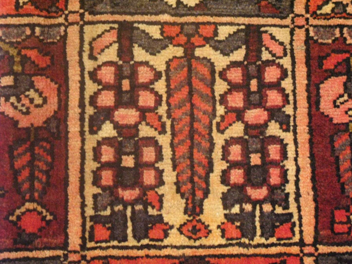 5' 4" x 9' 1" Persian Bakhtiari Rug image 9