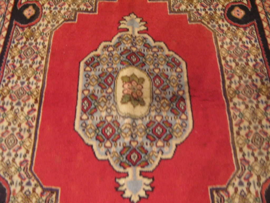 2' 5" x 3' 8" Persian Bijar Rug image 6