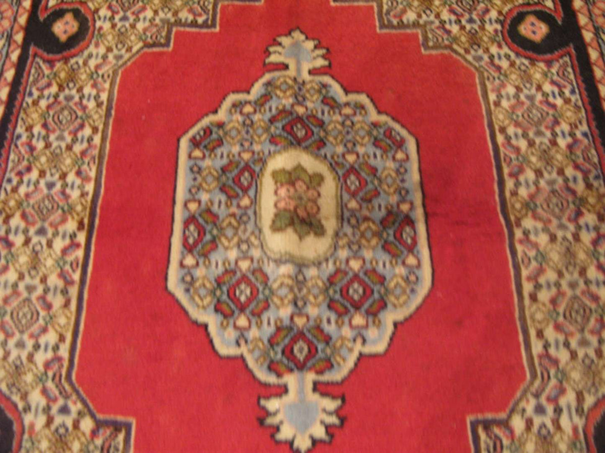 2' 5" x 3' 8" Persian Bijar Rug image 6