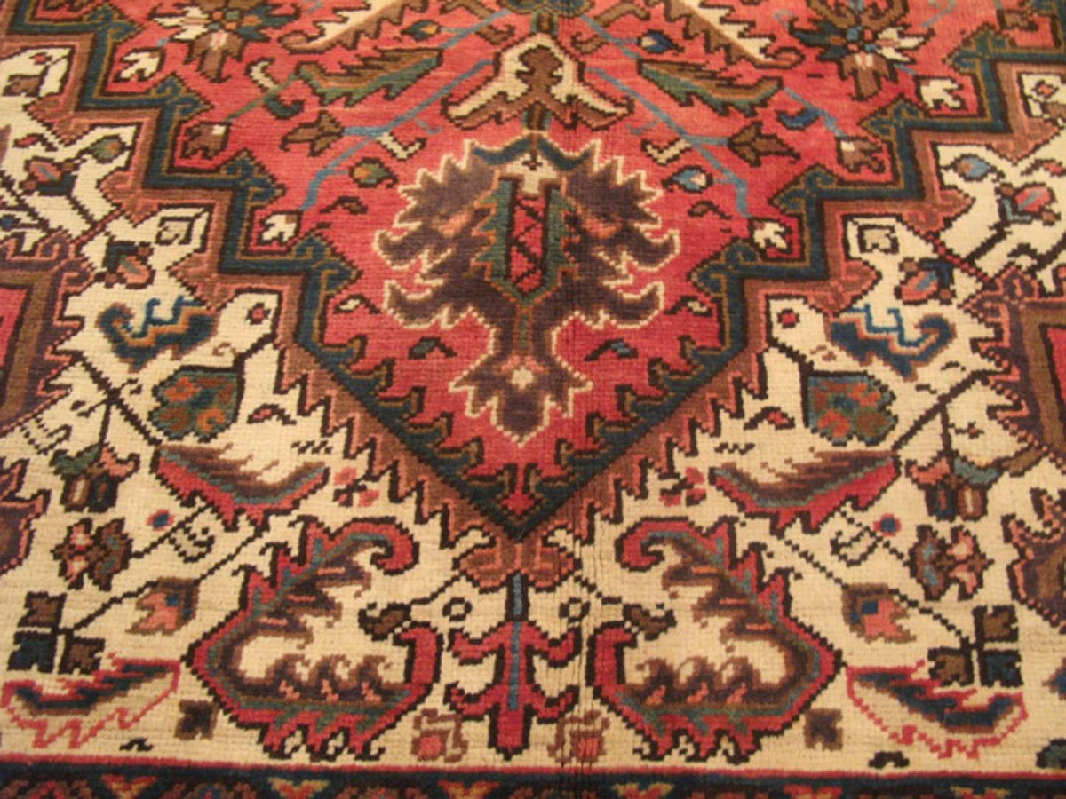 6' 5" x 9' 1" Persian Heriz Rug image 5