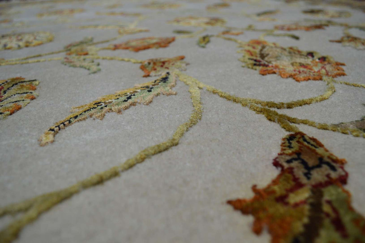 4' 1" x 6' 3" India Agra Rug image 10