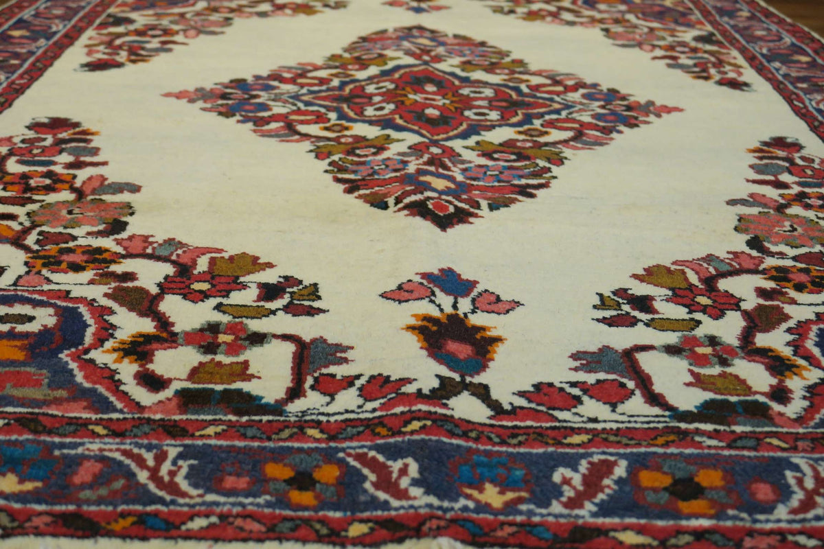 3' 3" x 4' 9" Persian Bakhtiar Rug image 9