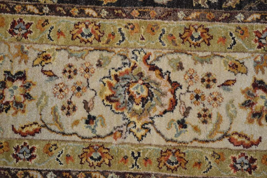 7' 9" x 8' 1" India Sultanabad Square Rug image 5