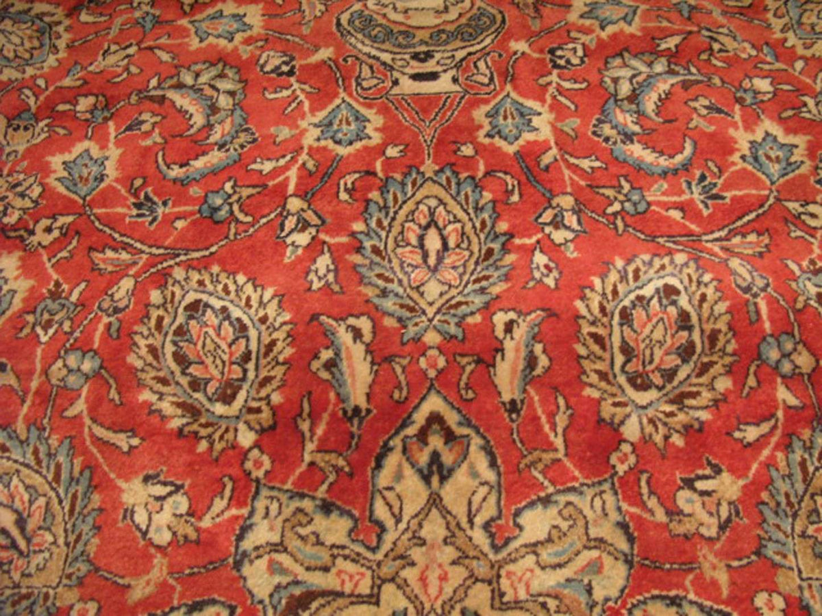 9' 0" x 13' 9" Persian Sarouk Rug image 2