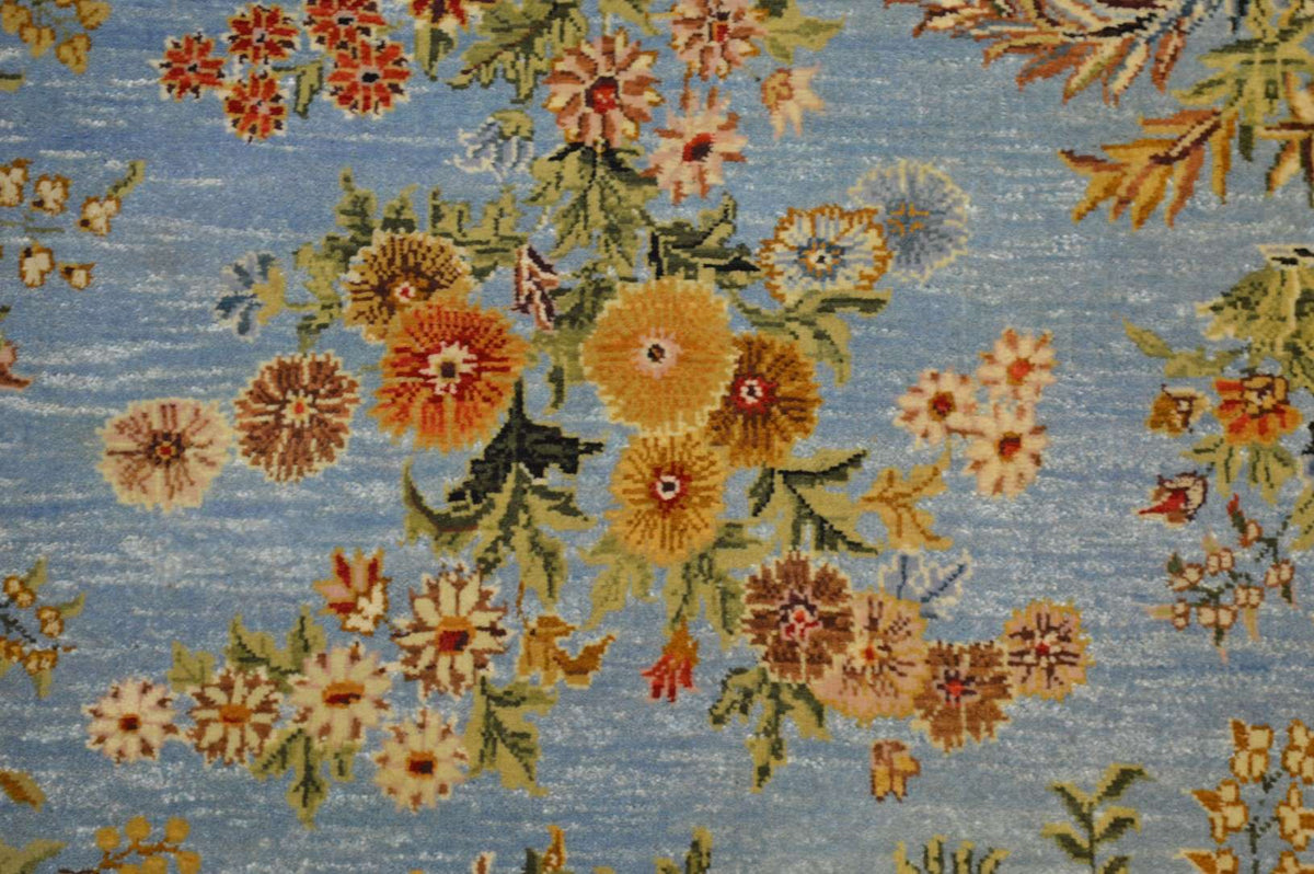 4' 1" x 5' 4" India Agra Rug image 3