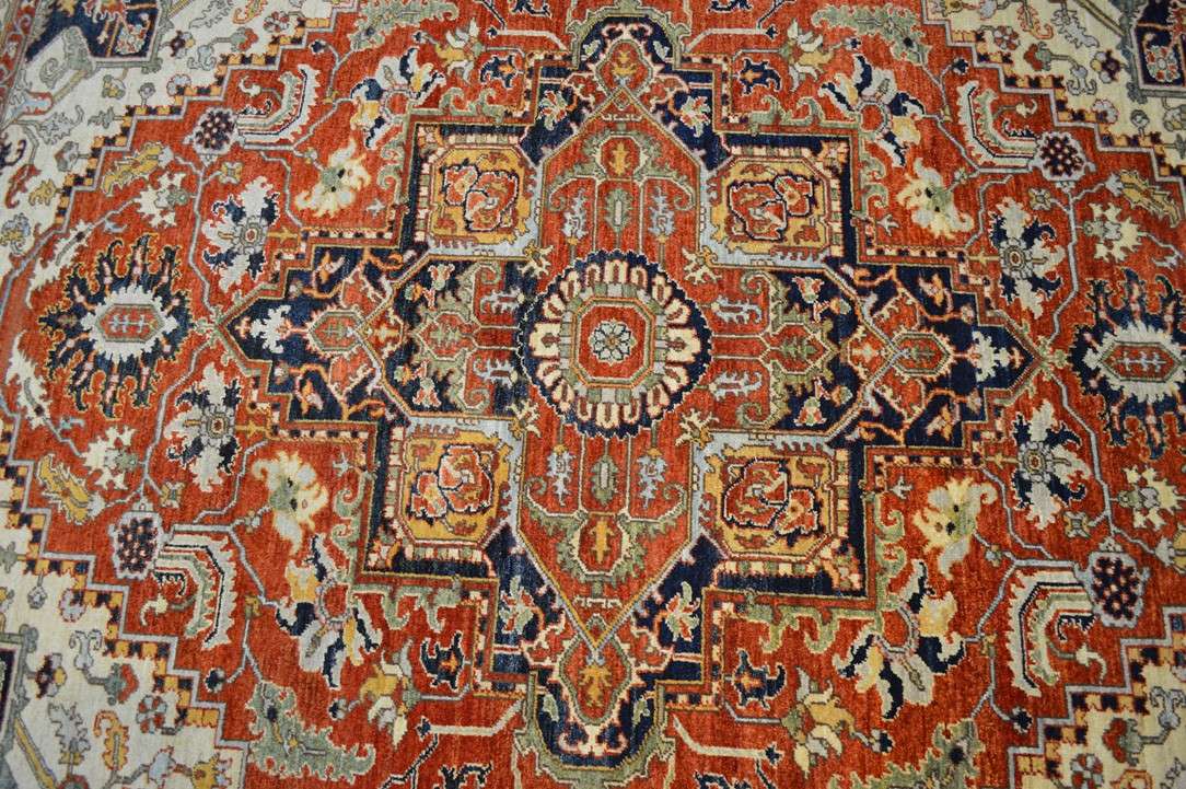 8' 0" x 9' 8" Pakistan Serapi Rug image 5