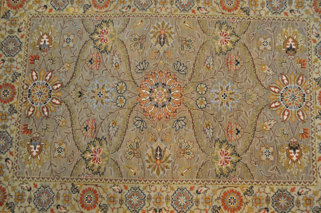 2' 6" x 3' 8" India Agra Rug image 4