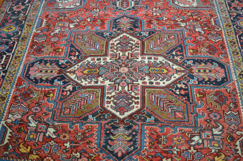 8' 3" x 10' 3" Persian Heriz Rug image 4