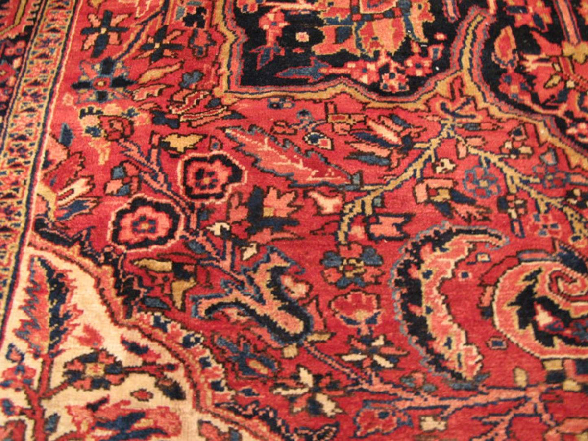 8' 2" x 11' 8" Persian Heriz Rug image 10