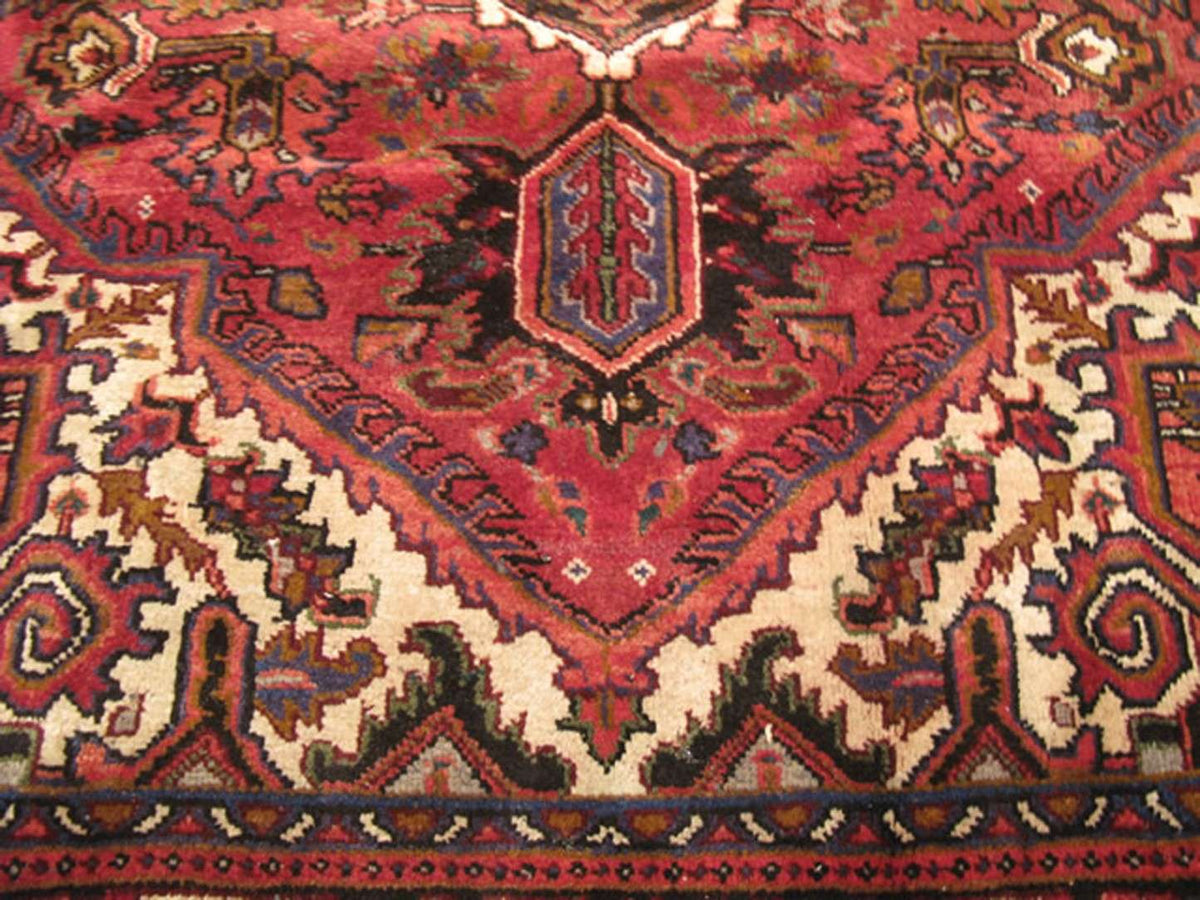 6' 8" x 9' 4" Vintage Heriz Rug image 10