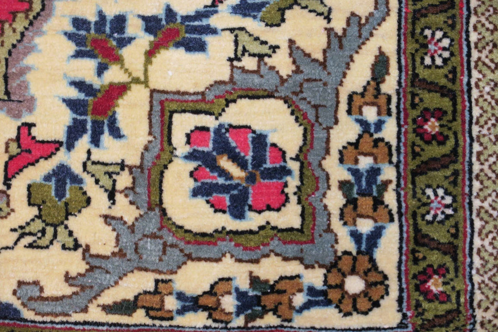 3' 6" x 5' 2" Persian Qum Rug image 6
