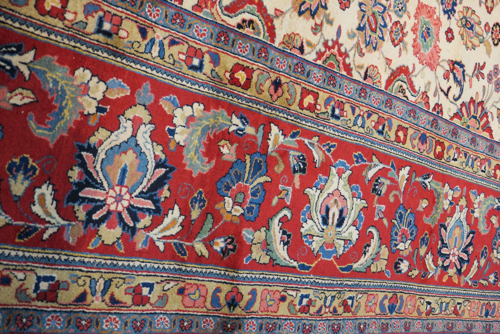 10' 3" x 13' 6" Persian Sarouk Rug image 1