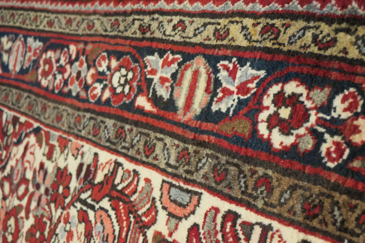 3' 5" x 4' 9" Persian Hosseinabad Rug image 3