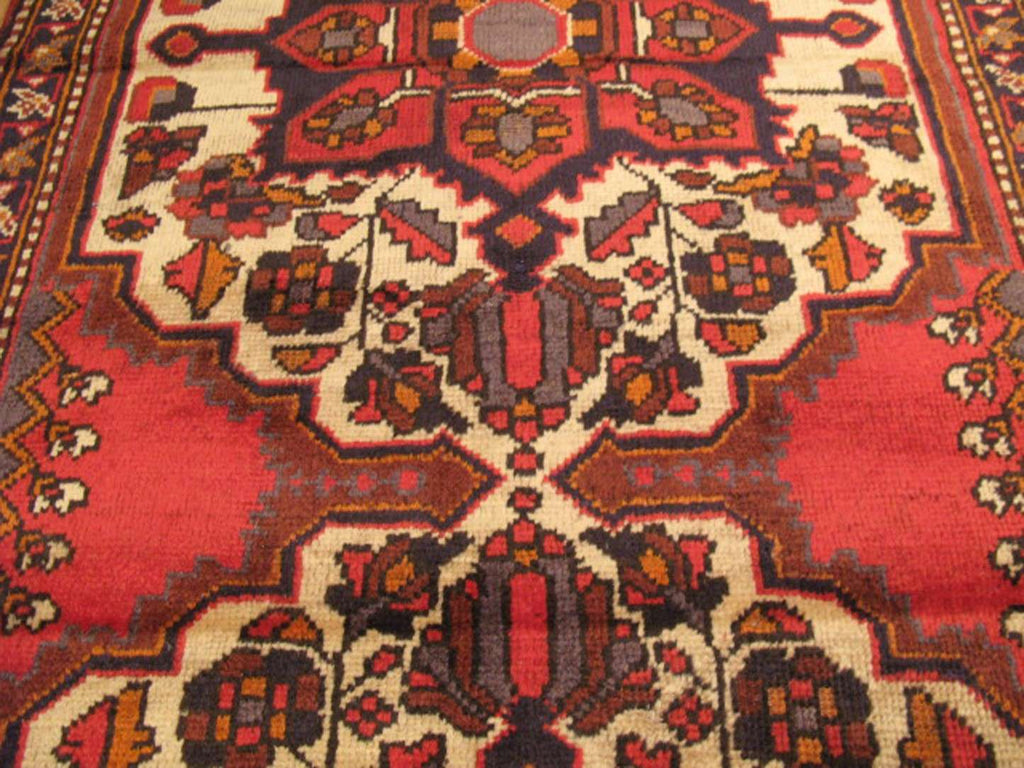 3' 5" x 9' 8" Persian Bakhtiari Runner image 7
