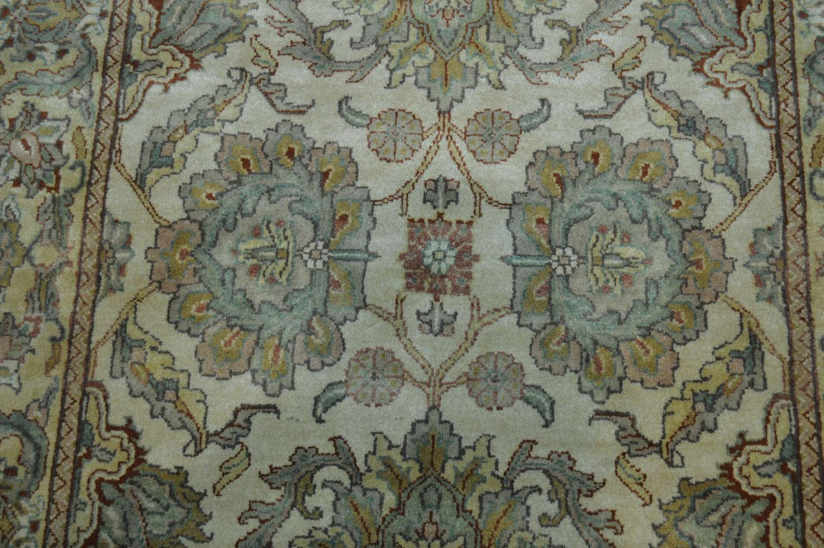 4' 0" x 6' 3" India Jaipur Rug image 9