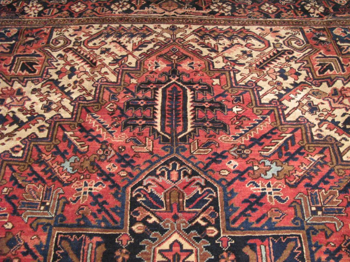 8' 5" x 10' 1" Persian Heriz Rug image 5