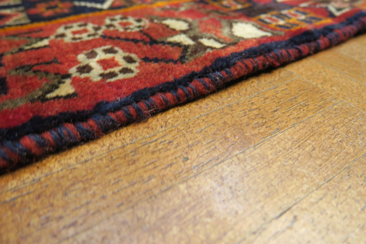 7' 7" x 10' 1" Persian Shiraz Rug image 2